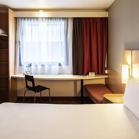 Ibis Centrum Hotel 3*